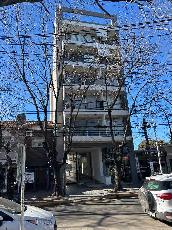 A 5 cuadras de la estación en Merlo Sur GBA Oeste alquiler de monoambiente a una cuadra de avenida principal.