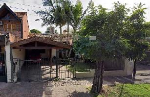 Venta de casa de 4 ambientes en zona residencial de Castelar Norte.