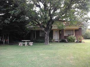 En zona barrio de Libertad venta de casa de 3 ambientes.