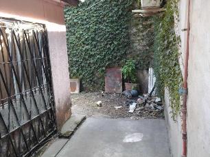 En zona barrio de Libertad casa de 3 ambientes en venta.