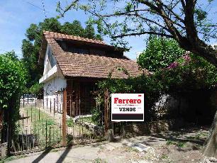 En zona resid. de Ituzaingo Norte venta de chalet con entrada.