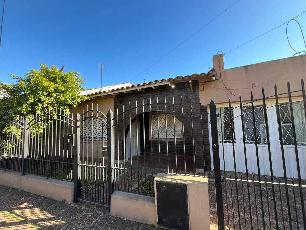 Casa de 3 ambientes en venta en zona resid. de Ituzaingo Norte.
