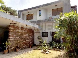 Casa de 4 ambientes en venta a 2 cuadras de la estación en Ituzaingo Norte.