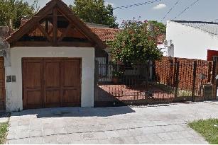 Venta de casa de 2 pisos oportunidad en Ituzaingo Norte.