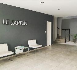 En zona barrio de Merlo Sur departamento de 47 m&sup2; en venta.