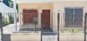 A 7 cuadras de la estación en Libertad casa sobre lote de 10.00 x 20.00 en venta.