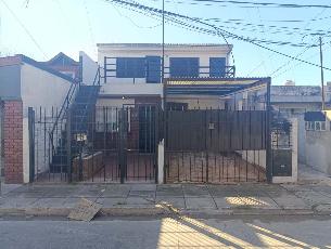 A 5 cuadras de la estación en Merlo Norte alquiler de departamento en estado bueno.