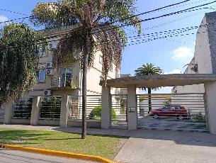 En zona com/res de Merlo Sur departamento de 43 m² en alquiler.