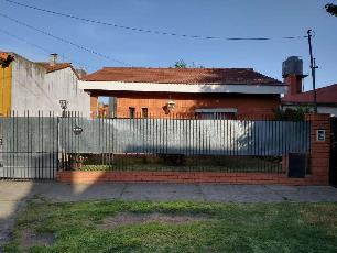 Casa de 90 m² en venta en zona barrio de Castelar Sur Moron.
