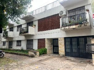 Venta de departamento en estado bueno en zona resid. de Merlo Sur.