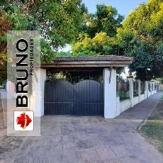 Venta de casa en estado m.bueno en zona barrio de Merlo Norte.