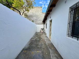 En zona resid. de Merlo Sur departamento de 2 ambientes en alquiler.