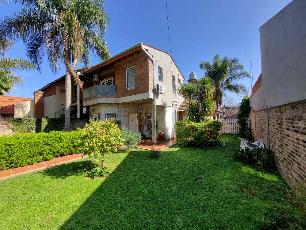 Oportunidad en Barrio Luna venta de chalet a 8 cuadras de avenida principal.