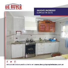 En zona barrio de Ezpeleta Este venta de casa de 65 m².
