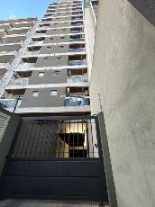 En zona barrio de Bernal Centro Argentina venta de departamento a una cuadra de avenida principal.