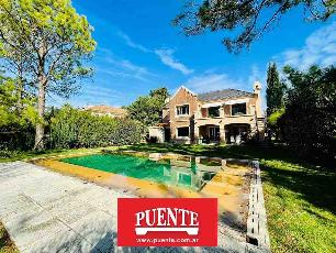 En zona resid. de Saint Thomas Argentina venta de casa de 20000 años de antigüedad.