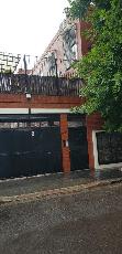 Departamento tipo casa a una cuadra de avenida principal en venta en zona barrio de Barracas CABA.