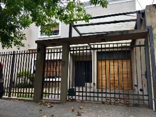 Venta de chalet sobre lote de 8.66 x 60.00 en zona barrio de Temperley Este Lomas de Zamora.