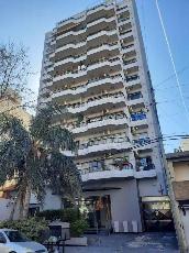 Departamento en estado bueno en alquiler a 3 cuadras de la estación en Lanus Este.