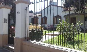 Chalet de 470 m² en venta en zona barrio de Lomas de Zamora Oeste.