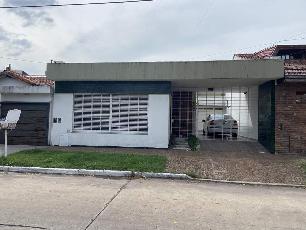En zona resid. de Banfield Oeste venta de casa de 170 m².