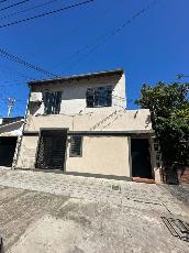 Casa ph de 20 años de antigüedad en venta en zona resid. de Remedios de Escalada.