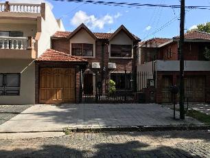 Venta de casa de 260 m² en zona resid. de Banfield Oeste Lomas de Zamora.