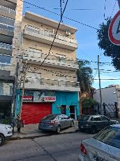 Alquiler de departamento de 40 m&sup2; en zona barrio de Lanus Oeste.