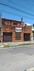 En zona barrio de Lanus Oeste venta de casa apto crédito.