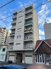 Departamento de 2 ambientes en alquiler en zona com/res de Lanus Oeste.