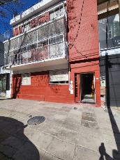 A 7 cuadras de la estación en Lanus Oeste departamento con 3 dormitorios en venta.