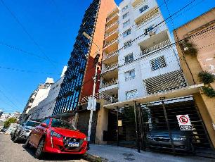En zona residencial de Avellaneda GBA Sur alquiler de departamento de 3 ambientes.
