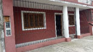 A 6 cuadras de la estación en El Palomar Moron casa apto crédito en venta.