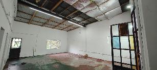 A 7 cuadras de la estación en Lanus Este GBA Sur alquiler de galpon de 100 m².