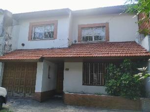 Venta de chalet con garage oportunidad en Gerli Este GBA Sur.