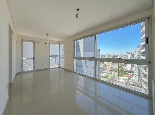 Departamento de 3 ambientes en venta a una cuadra de la estación en Banfield Este.