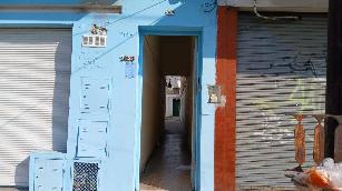 En zona com/res de Lanus Este GBA Sur alquiler de departamento tipo casa con 2 dormitorios.