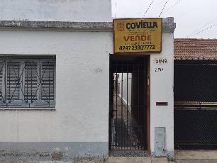 En zona barrio de Remedios de Escalada Este venta de departamento tipo casa de 3 ambientes.