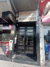 Alquiler de oficina de 3 ambientes en zona comerc. de Lanus Oeste Argentina.