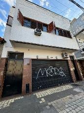 Venta de departamento tipo casa con 2 dormitorios a 2 cuadras de la estación en Lanus Este.