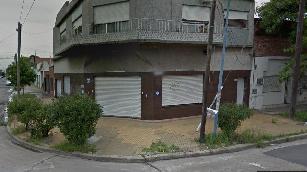 Local en estado m.bueno en alquiler en zona barrio de Valentin Alsina Lanus.
