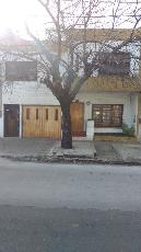 Casa sobre lote de 7.50 x 14.00 en venta oportunidad en Valentin Alsina.