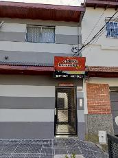 En zona barrio de Lanus Oeste alquiler de departamento tipo casa a 3 cuadras de avenida principal.