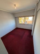 Alquiler de departamento de 2 ambientes en zona barrio de Lanus Oeste.