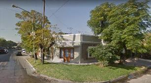 Venta de casa ph a 2 cuadras de avenida principal en zona com/res de Remedios de Escalada Este.