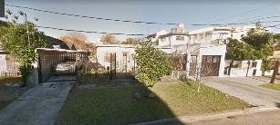 Venta de casa en estado bueno en zona com/res de Lanus Oeste.