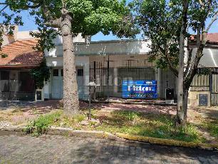 Venta de casa de 3 ambientes en zona resid. de Banfield Este Lomas de Zamora.