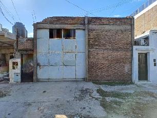 Galpon en estado regular en alquiler en zona barrio de Gerli Este GBA Sur.