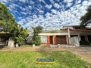Venta de casa de 100 m&sup2; en zona residencial de Banfield Este GBA Sur.