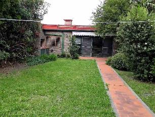 En zona barrio de Parque Johnston venta de casa de 402 m².